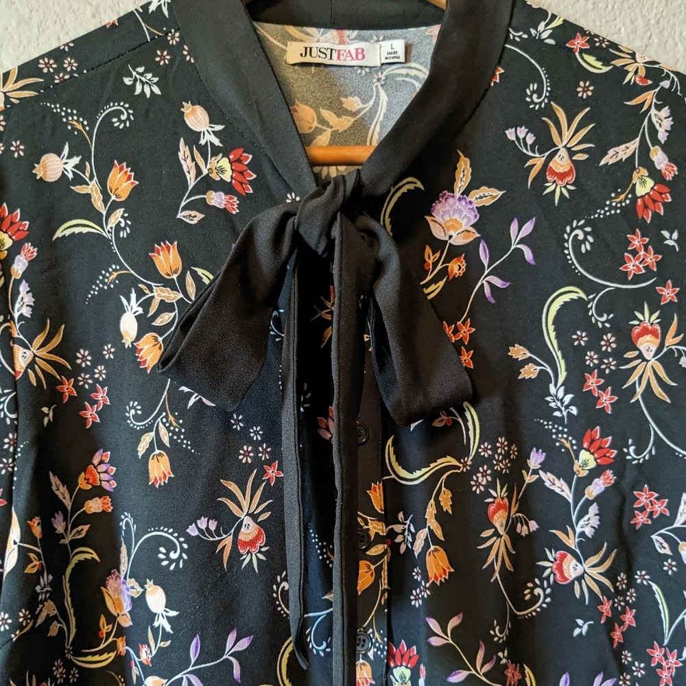Just Fab Floral Long Sleeve Bouse Bow Tie Neck Sz. Large - Picture 5 of 8